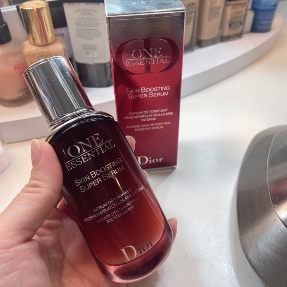 dior one essential serum